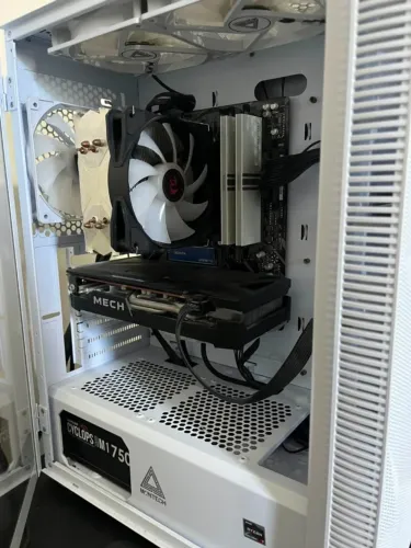 PC GAMER RYZEN 7 5700X + RX 6600 XT + 32GB RAM | 1,5TB SSD | BRANCO