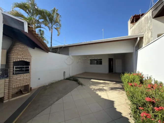 Casa à venda no bairro Parque Novo Mundo em Americana/SP