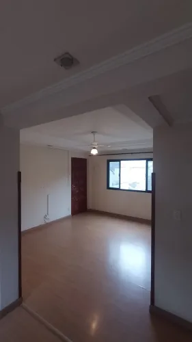 Aluga-se Apartamento 3 Dormitórios