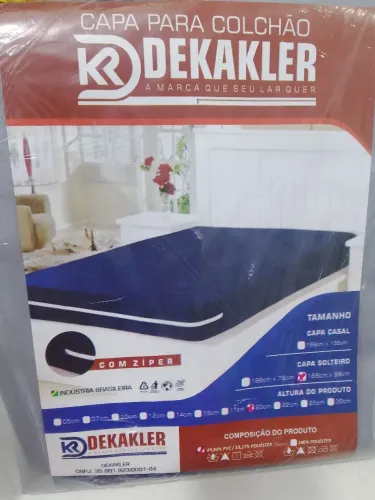 Cama, mesa e banho