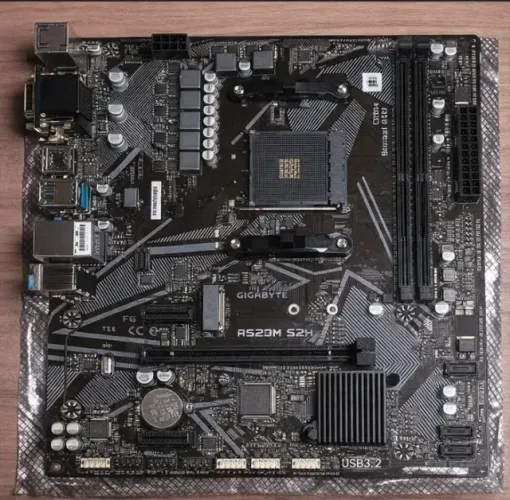 Kit PC Ryzen 5 5600G + Placa-mãe Gigabyte A520M S2H - Usados e Funcionando