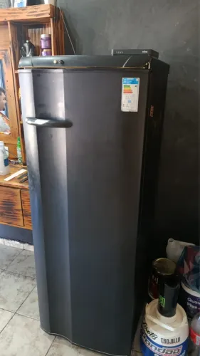 ? GELADEIRA CONSUL 280L - FUNCIONANDO PERFEITAMENTE  ? R$ 800,00 (valor negociável)