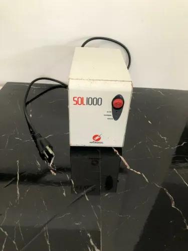 Estabilizador de tensão da Microsol, modelo SOL 1000.