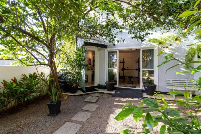 Casa para Alugar com 3 quartos e churrasqueira no bairro Agronômica em Florianópolis.