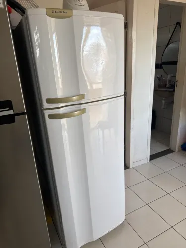 Geladeira eletrolux com defeito 