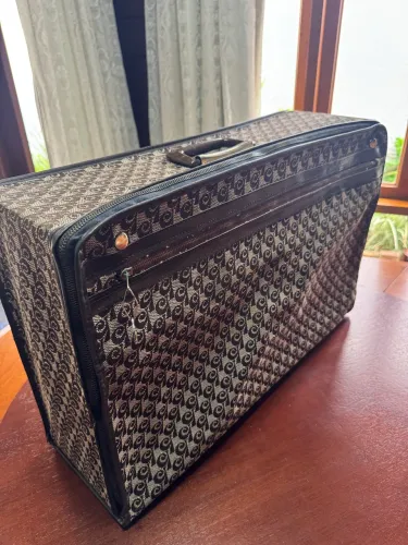 MALA INGLESA DOBRÁVEL -COM CHAVE- ÓTIMA PARA VIAGEM