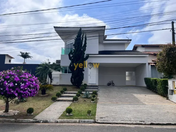 Casa em Condomínio Fechado em Convívio Residencial Santana - Arujá, SP