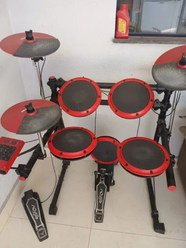 Bateria eletrônica ddrum dd1 1.000,00