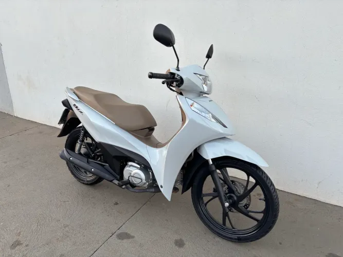 Vendo ou Troco por MOTO Honda Biz 125 2025 Zera Extra c/ 2026 Pago