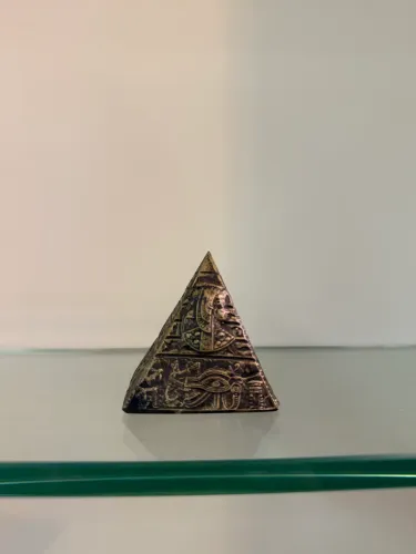 Decoração De Prateleira Pirâmide Do Egito