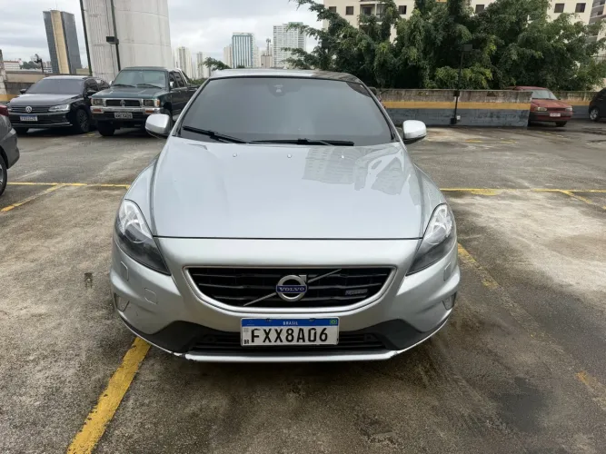 Volvo V40 T-5 R-design 2.0 Aut. 2014