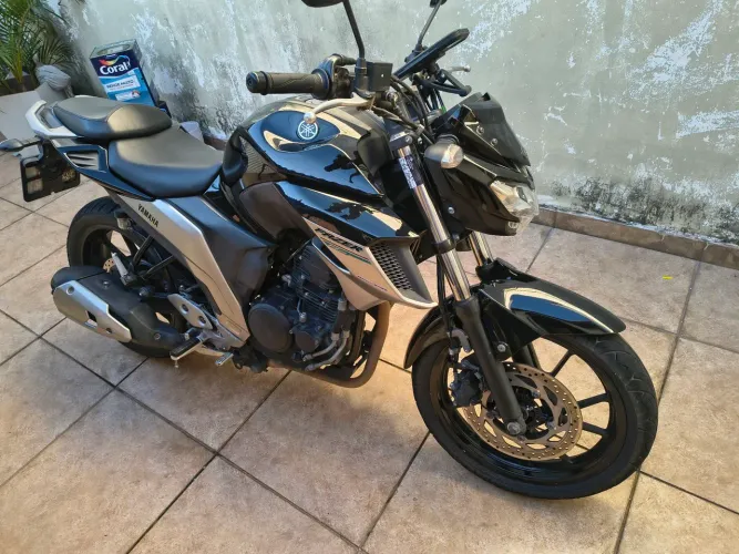 Moto fazer 250