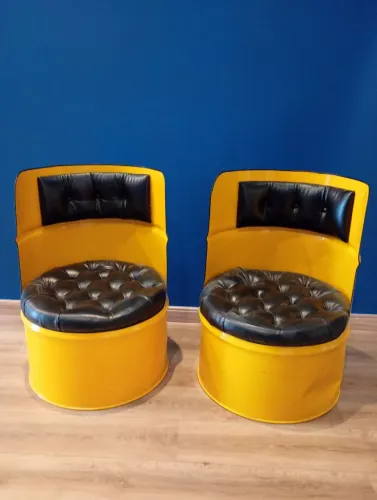 2 poltronas de tonel de lata