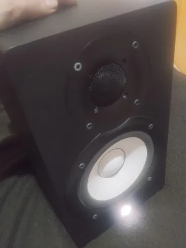 Par de Caixas HS5 Yamaha para referência em Studio