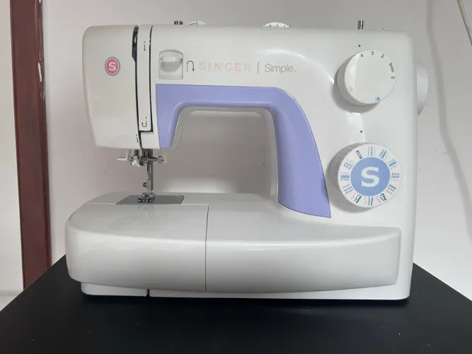 Máquina de costura Singer 3232