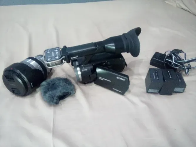 Filmadora e Maquina Fotografica.
