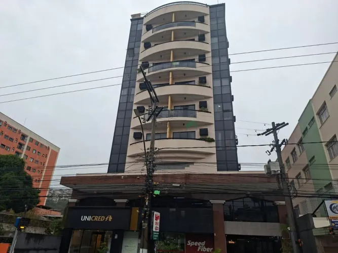 Apartamento no centro da cidade com 2 quartos, 112 m² para locação