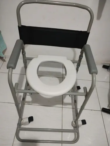 Cadeira de banho de idoso 