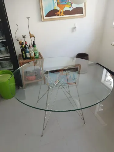 mesa de vidro com 1,30m de diâmetro