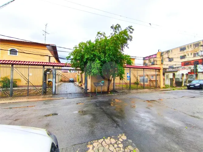 Excelente Sobrado em Condomínio Fechado Vila Sabrina