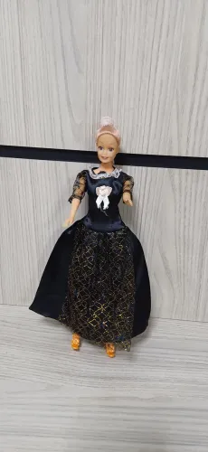 Boneca Barbie traje de gala