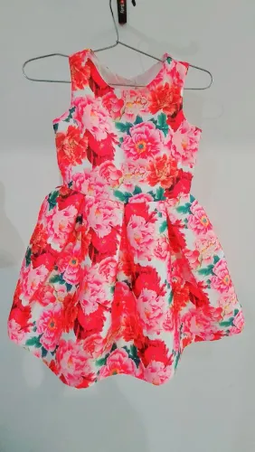 Lindo vestido em estampa floral - Pura delicadeza! 
