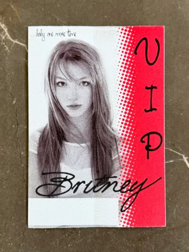 RARO VIP Backstage Pass Britney Spears - Baby One More Time Tour 1999 (Vermelho)