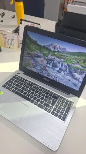 Notebook Asus i7
