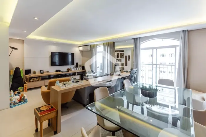 Apartamento de 3 quartos em Itaim Bibi com TV e janelas amplas