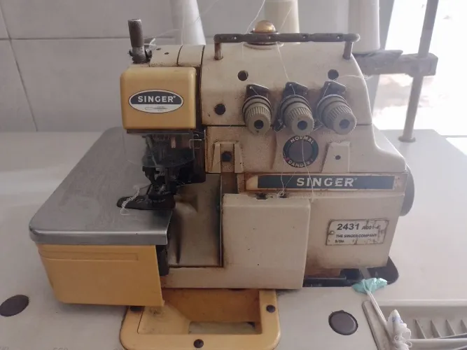 Maquina de costura overlok
