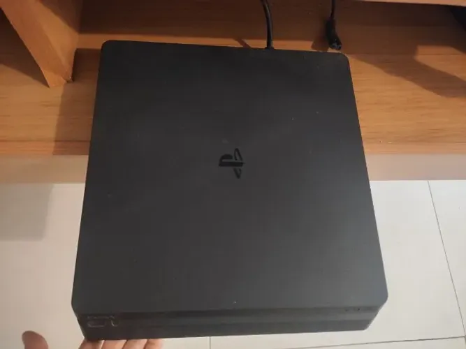 PlayStation 4 Slim  + 2 Controles + Jogos Digitais + Garantia