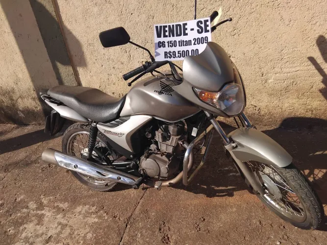 Vende-se CG150 titan mix