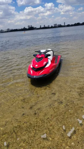 Jet ski