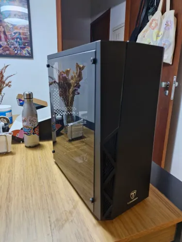 Gabinete T-Dagger Mid Tower