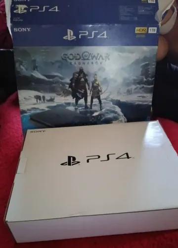 Vendo ps4 slim novo