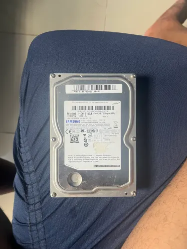 disco rígido interno (HDD) da marca Samsung, modelo HD161GJ.