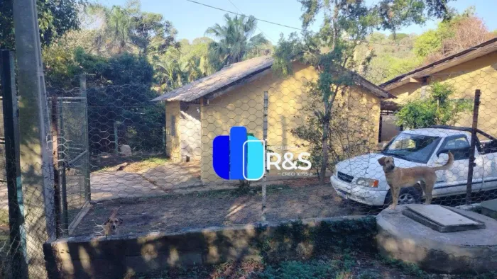 Chácara com 3 dormitórios à venda, 1625 m² por R$ 800.000,00 - Monterrey - Louveira/SP
