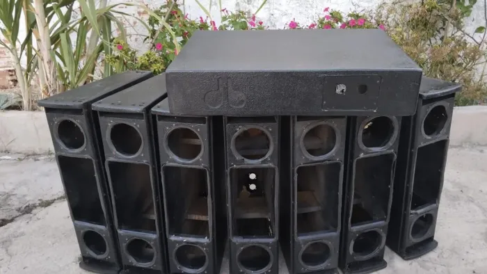 8 Gabinetes Line Array - db technologies 