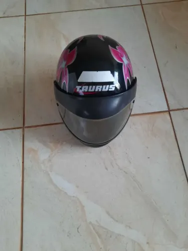 Telefone sem fio  porta retrato capacete  muito bem conservada 