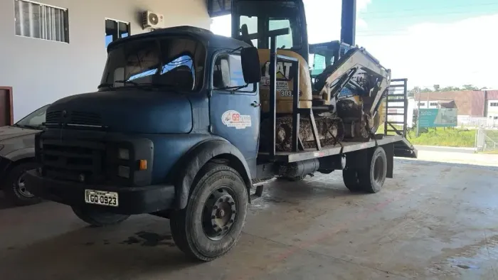 CAMINHÃO PLATAFORMA MB 1113