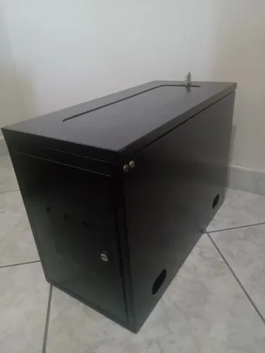 Mini rack com visor de acrílico