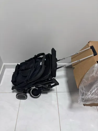 Vendo carrinho bebê semi novo