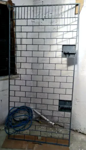 Vendo grade de ferro para porta 1.90x1.00
