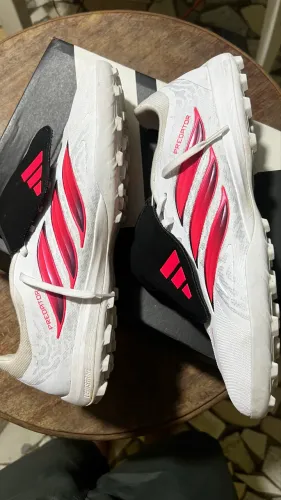 Chuteira Adidas n43