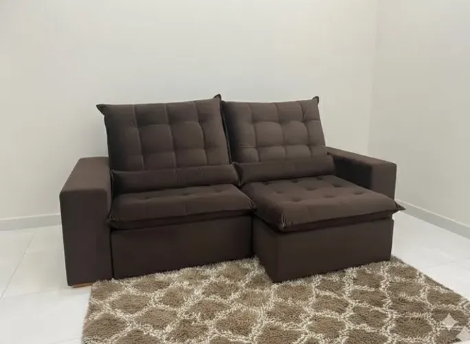 Sofá estofado com pillow e molas ensacadas (FRETE GRATIS)