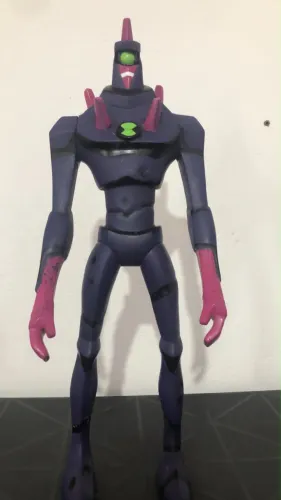 BONECO CROMATICO BEN 10 ORIGINAL