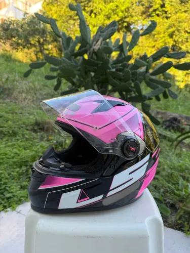 Capacete ls2 + viseira fumê nunca usada