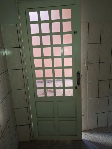 Porta de Aço c/ Postigo e Grade - 80cmx2,10