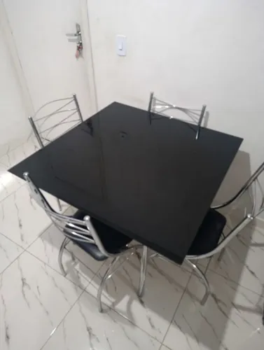 Mesa e cadeiras 