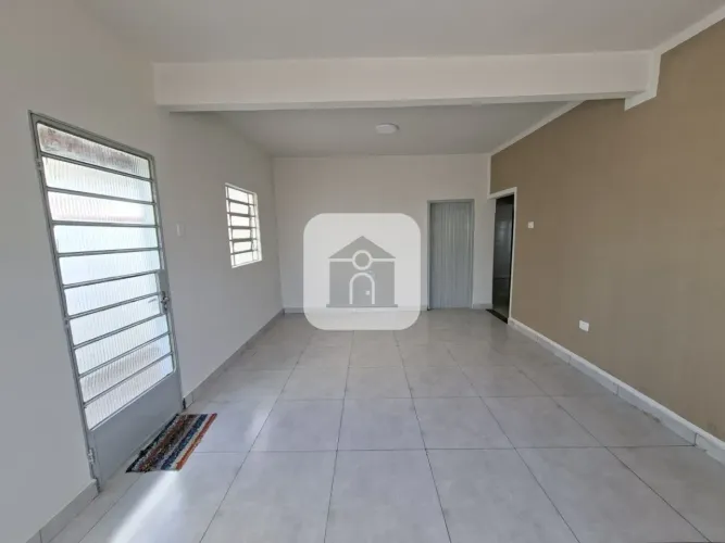 Casa para locação no bairro Osvaldo Rezende